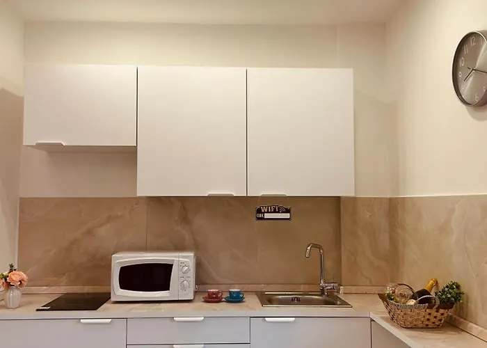 - 200m Dalla Metro A Subaugusta Bed & Breakfast 4*