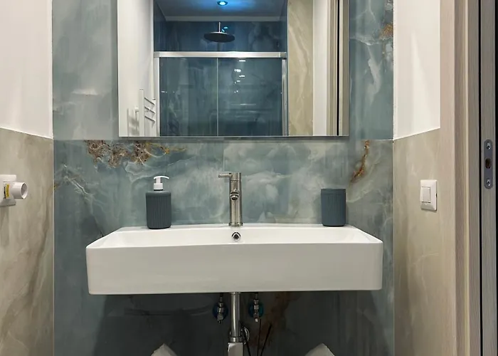 - 200m Dalla Metro A Subaugusta Bed & Breakfast 4*