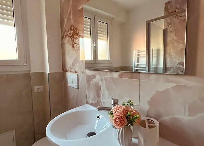 Bed & Breakfast - 200m Dalla Metro A Subaugusta